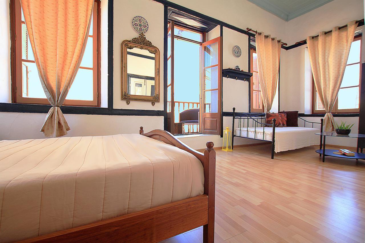 Traditional Apartments Alexandra Meyísti Екстериор снимка